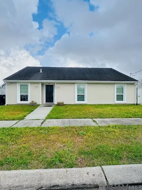 3105 Legend St, Meraux, LA 70075