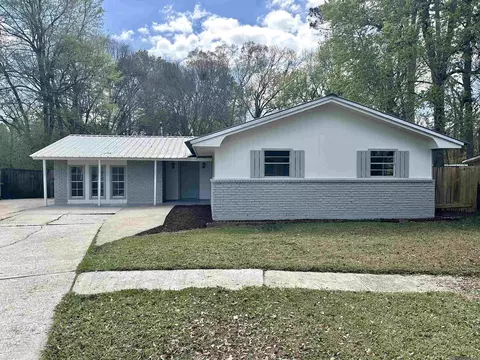 13678 E Jolissaint Dr, Baton Rouge, LA 70810