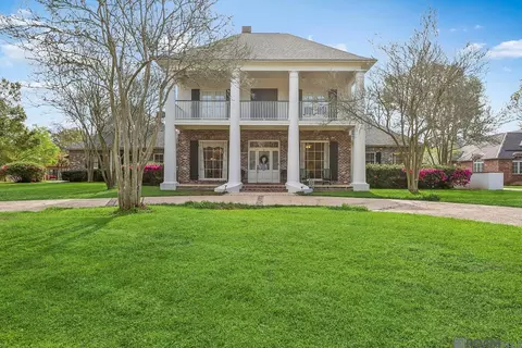 756 Myrtle View Dr, Baton Rouge, LA 70810