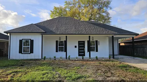 11370 E Black Oak Dr, Baton Rouge, LA 70815