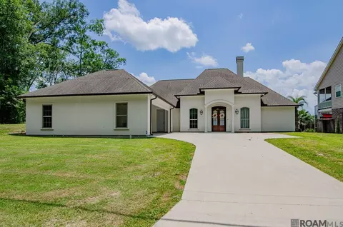 13115 Diversion Canal Rd, Saint Amant, LA 70774