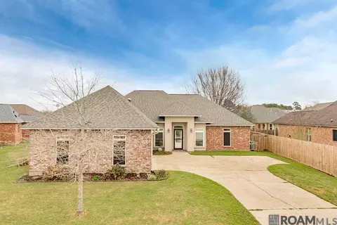 2210 Willowridge Ave, Port Allen, LA 70767