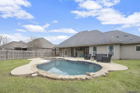 18241 Old Trail Dr, Prairieville, LA 70769