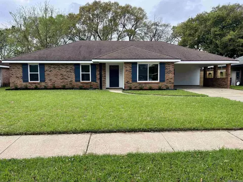 240 Orangewood Dr, Lafayette, LA 70503