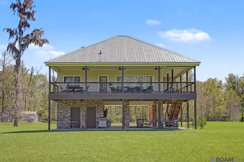 17693 Cove Ln, Port Vincent, LA 70726