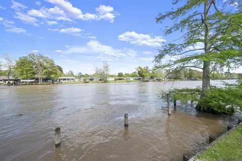 13216 Bayou Terrace Dr, Saint Amant, LA 70774