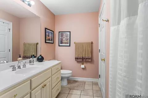 Bath - 31719 River Pines Dr, Springfield, LA 70462 photo 4 of 5