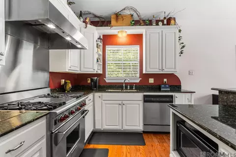 Kitchen - 31719 River Pines Dr, Springfield, LA 70462 photo 2 of 5