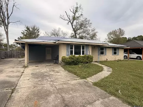 14437 Locust Dr, Baton Rouge, LA 70819