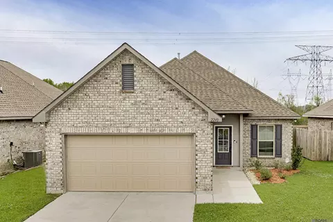 2240 Meadow Oak Dr, Saint Gabriel, LA 70776