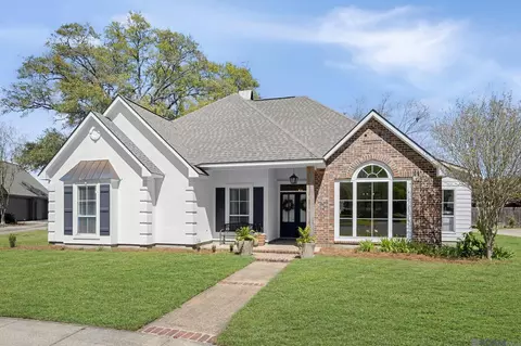 10711 N Great Oak Ct, Baton Rouge, LA 70810