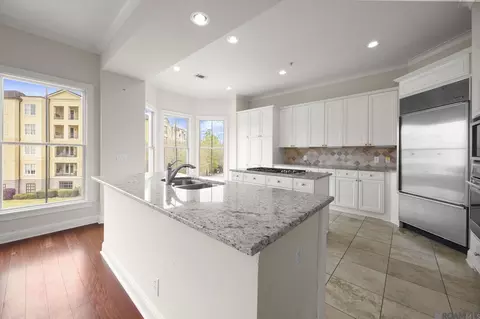 998 Stanford Ave # 303, Baton Rouge, LA 70808