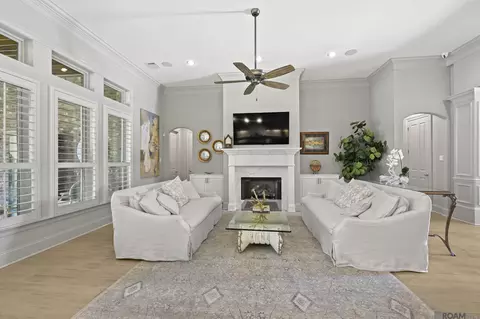 Living - 116 Natchez Ct, Covington, LA 70433 photo 1 of 2