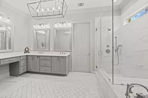 Bath - 116 Natchez Ct, Covington, LA 70433 photo 1 of 3