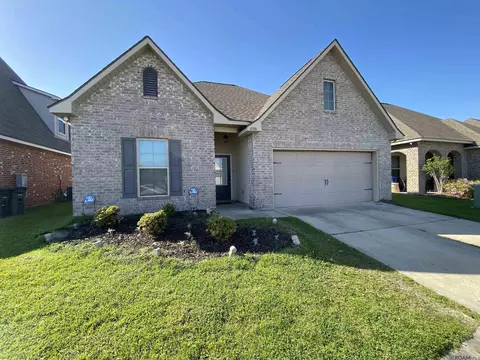 1330 Rustic Pine Dr, Baton Rouge, LA 70820