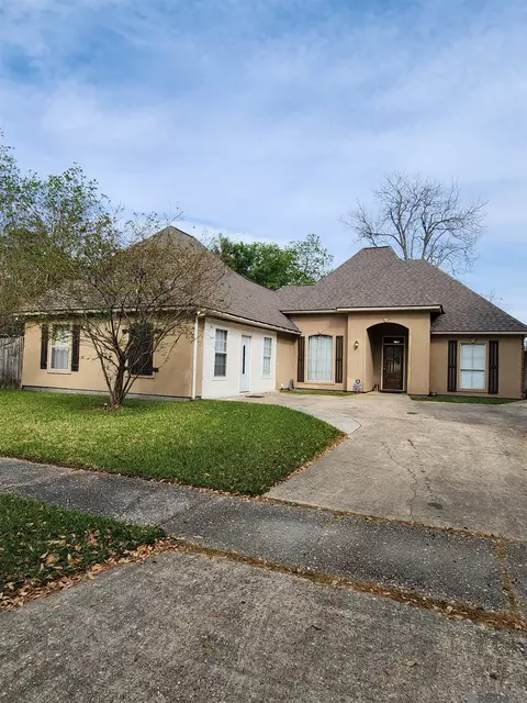 10460 Birchwood Dr, Baton Rouge, LA 70807