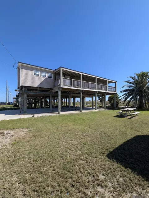 112 Norah Ln, Grand Isle, LA 70358