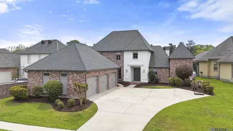 18205 Fountain Hl, Prairieville, LA 70769