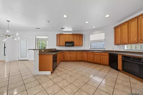 Kitchen - 135 Amelia Ln, Covington, LA 70433 photo 1 of 2
