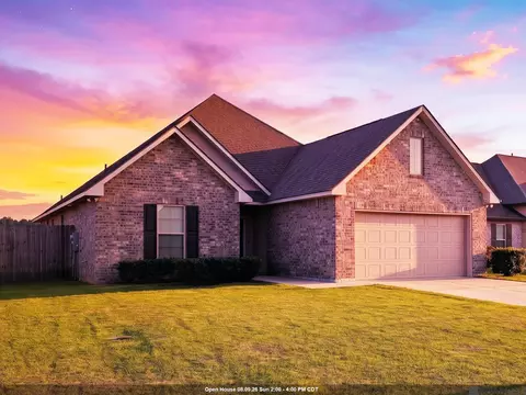 8880 Providence Dr, Denham Springs, LA 70726