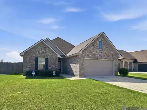 8880 Providence Dr, Denham Springs, LA 70726