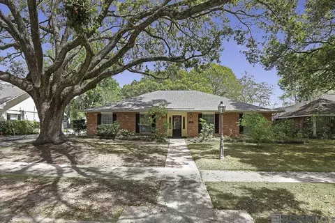 991 Colonial Dr, Baton Rouge, LA 70806