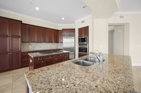 998 Stanford Ave # 203, Baton Rouge, LA 70808