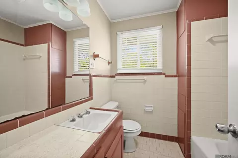 Bath - 10212 Gurney Rd, Baker, LA 70714 photo 2 of 3