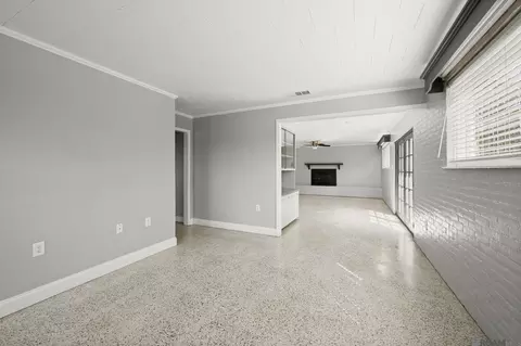 Living - 10212 Gurney Rd, Baker, LA 70714 photo 4 of 4