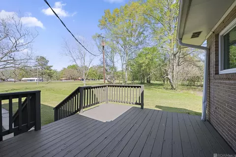Exterior - 10212 Gurney Rd, Baker, LA 70714 photo 3 of 5