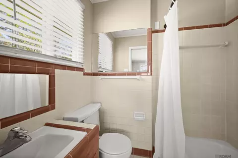 Bath - 10212 Gurney Rd, Baker, LA 70714 photo 1 of 3