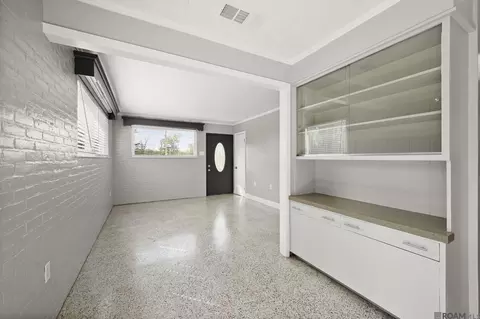 Living - 10212 Gurney Rd, Baker, LA 70714 photo 3 of 4