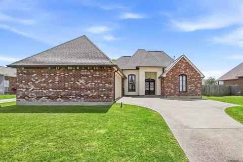 2060 Cypress Cove Ave, Zachary, LA 70791