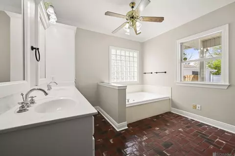 Bath - 32787 Duff Rd, Walker, LA 70785 photo 3 of 7
