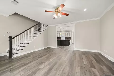 Living - 32787 Duff Rd, Walker, LA 70785 photo 2 of 4