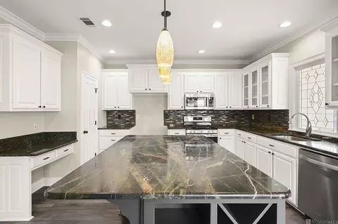 Kitchen - 32787 Duff Rd, Walker, LA 70785 photo 3 of 9