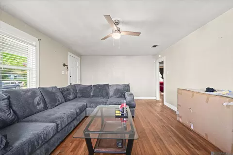 Living - 835 Iris St, Baton Rouge, LA 70802 photo 2 of 2