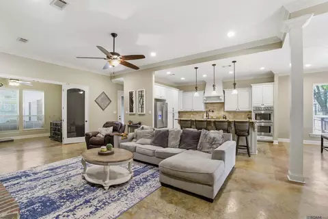 7735 Castello Rd, Ethel, LA 70730