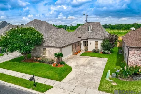 8602 Foxfield Dr, Baton Rouge, LA 70809