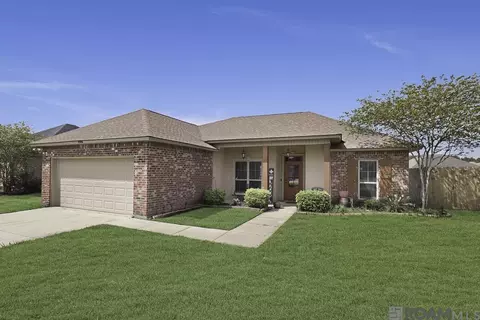 28319 Lake Sabine Dr, Livingston, LA 70754