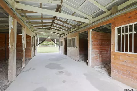 Entry Way - 29725 Henderson Ln, Walker, LA 70785 photo 3 of 3