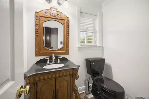 Bath - 29725 Henderson Ln, Walker, LA 70785 photo 6 of 6