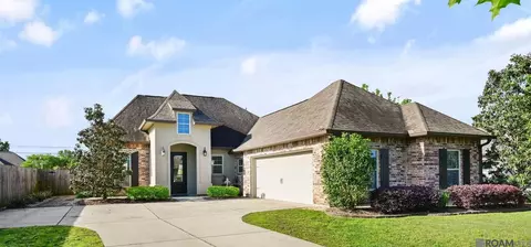 39071 Old Tree Dr, Prairieville, LA 70769