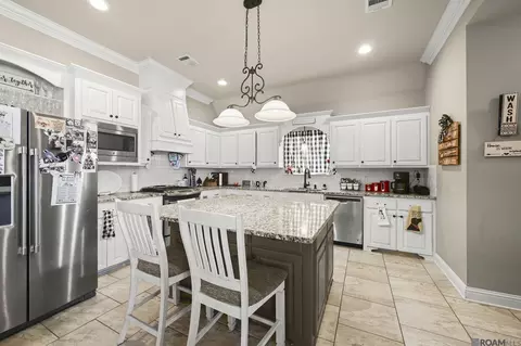 Kitchen - 12480 Three Lakes Dr, Walker, LA 70785 photo 1 of 2