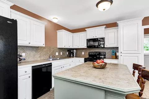 Kitchen - 12266 Creekside Ave, Walker, LA 70785 photo 1 of 4