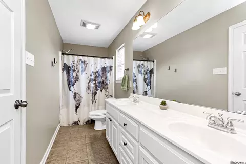Bath - 12266 Creekside Ave, Walker, LA 70785 photo 2 of 2