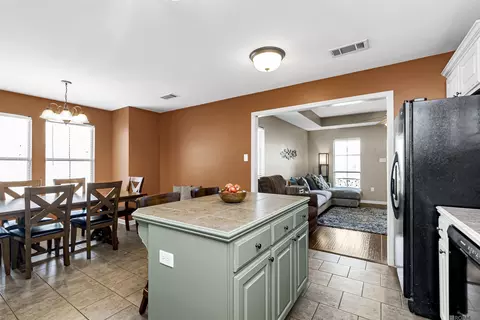 Kitchen - 12266 Creekside Ave, Walker, LA 70785 photo 4 of 4