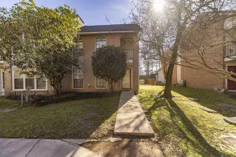 5648 Riverstone Dr, Baton Rouge, LA 70820