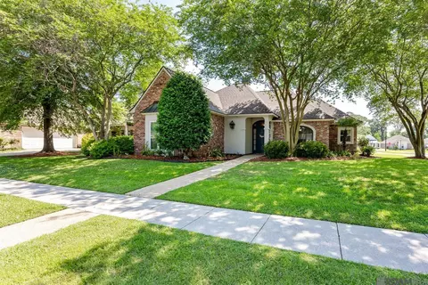 6843 Dianthus, Baton Rouge, LA 70817