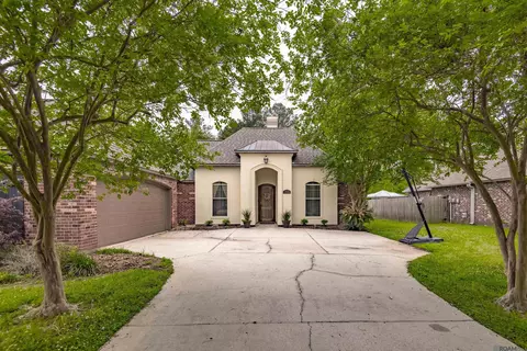 14160 Twelve Oaks Dr, Walker, LA 70785